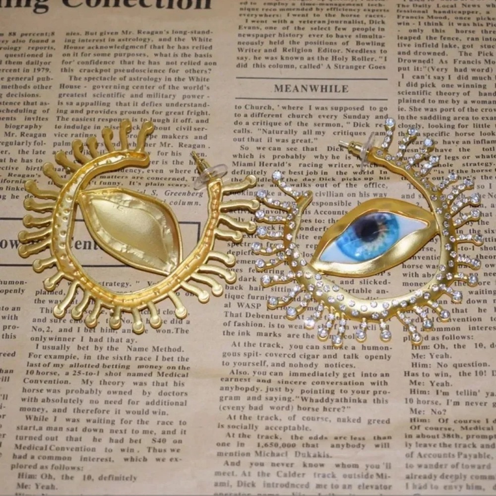 GAZE HOOP GOLD EYES EARRINGS - Picture 5 of 13